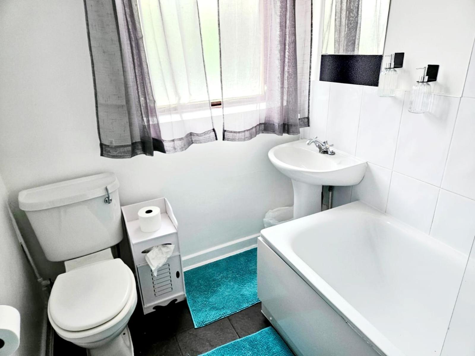 Cosy Room Stay 4 Саттон Екстер'єр фото